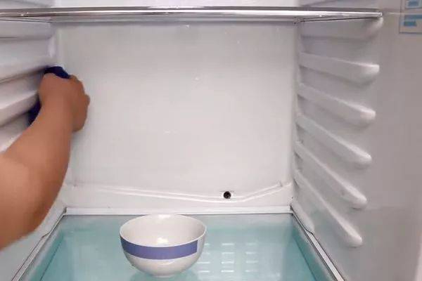 冰箱冷藏室结冰怎么修？无非就是这几个原因