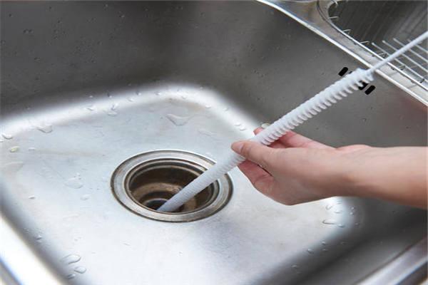 厨房洗菜盆下水管漏水怎么办，如何进行解决？